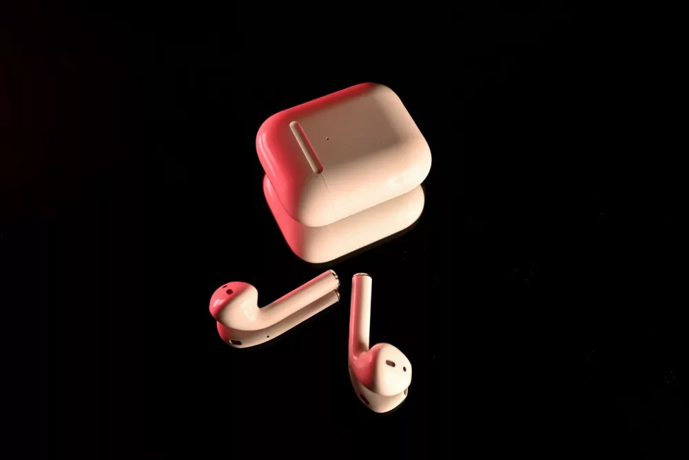 The Enduring Appeal of White Earbuds: More Than Just a Color