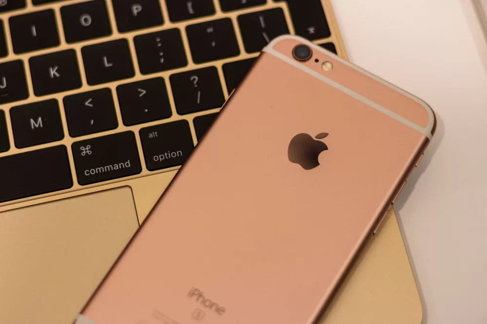 Your Ultimate Guide to iPhone 6s Screen Protectors: Keeping That Classic Display Flawless